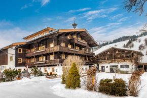 1a20220204 Matzhof Aussen Winter 001 Pano Klein